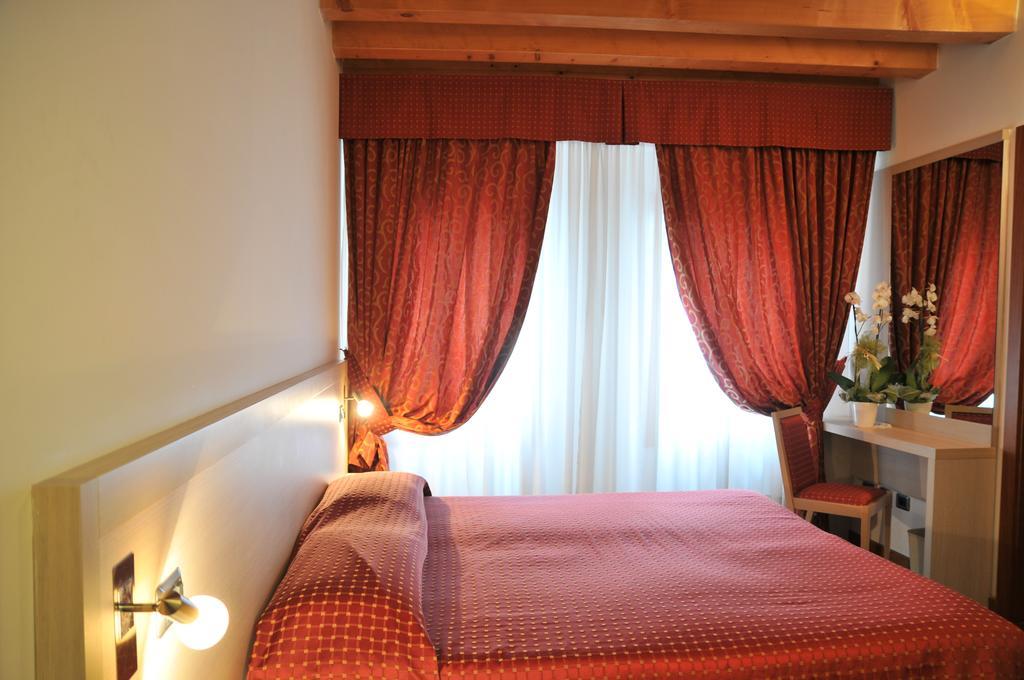 Hotel 5 Colonne Mirano Eksteriør bilde