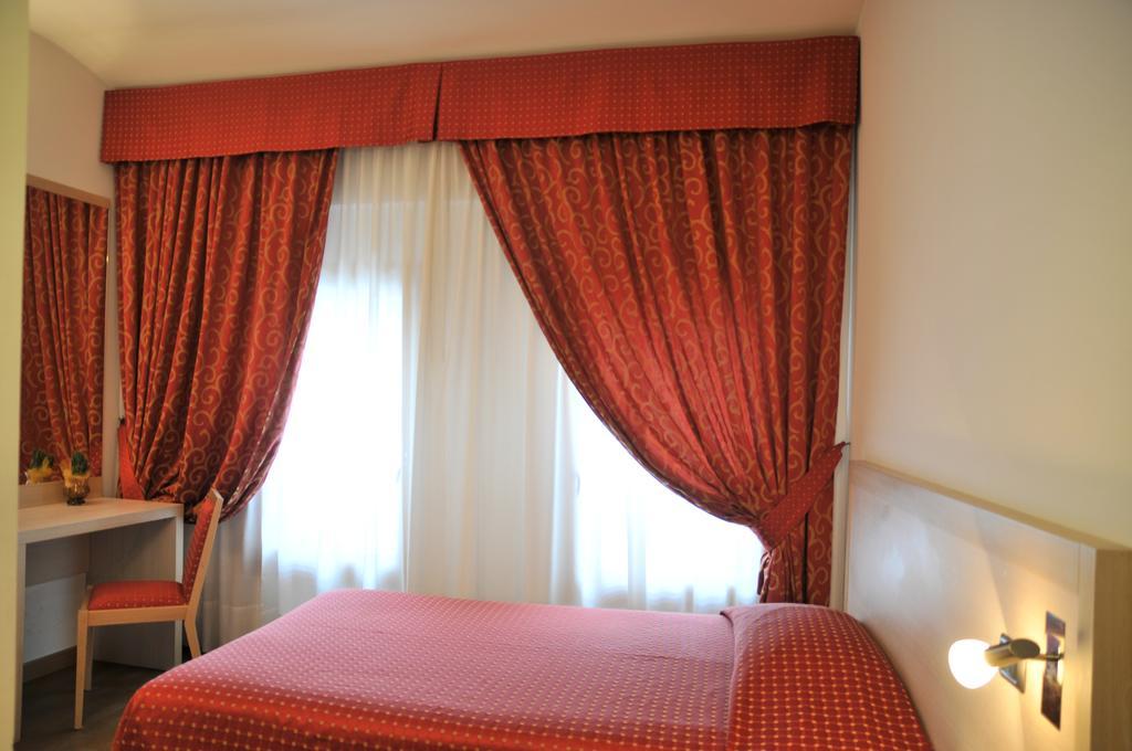 Hotel 5 Colonne Mirano Eksteriør bilde